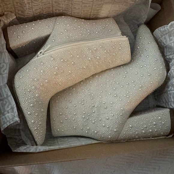 Steve Madden Nashville booties - Picture 1 of 10